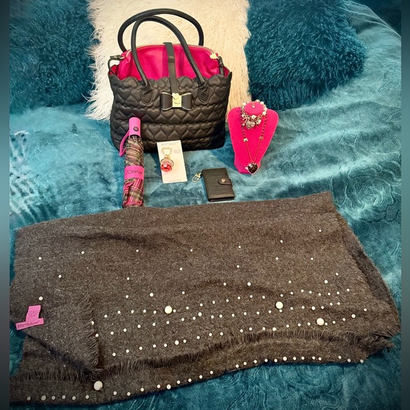 BETSEY JOHNSON BUNDLE purse Wallet Bracelet Necklace Bag charm Umbrella Shawl - Picture 11 of 17